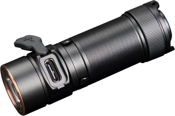 FENIX E18R v2.0, mini torcia EDC ricaricabile 1200 lumen 146 m