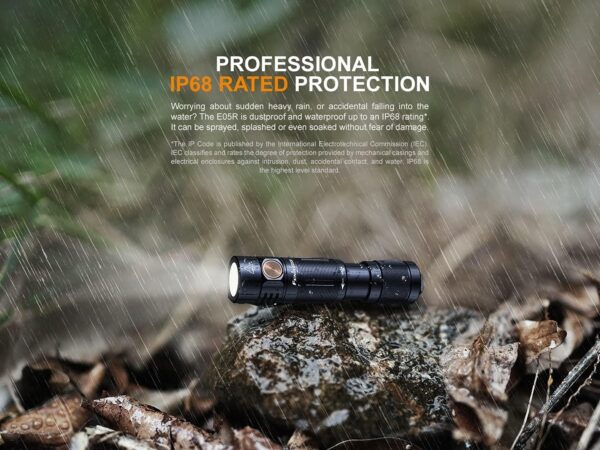 FENIX E05R torcia ricaricabile 400 lumen 64 metri